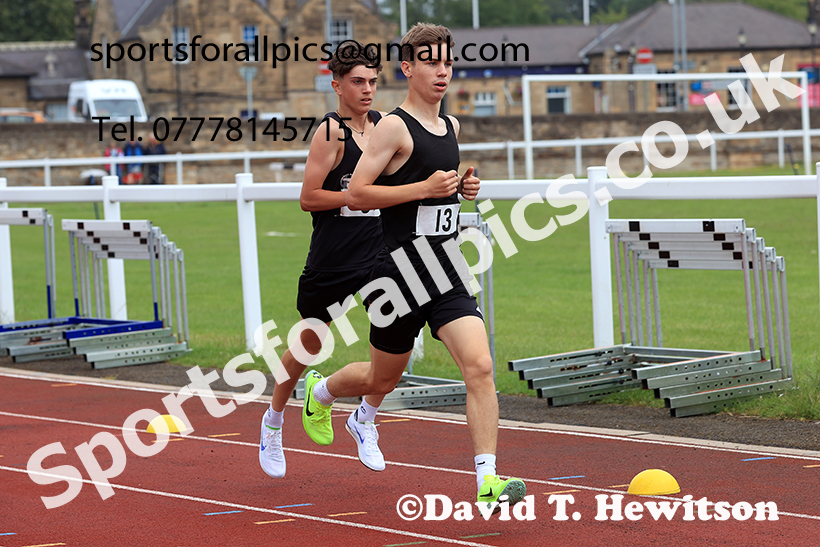 BBoys 1500 metres, 2025 Northumberland Schools Track and Fields, Wentworth, Hexham. Photo: David T. Hewitson/Sports for All Pics